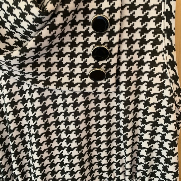 Houndstooth Flirty Dress - Picture 2 of 4
